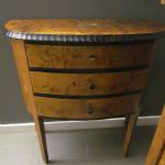 681 2590 CHEST OF DRAWERS